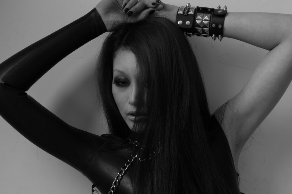 Effy Creations - Industrial Latex- The Chain Dress 04