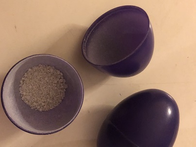 Egg Sand Maracas Horiz-size