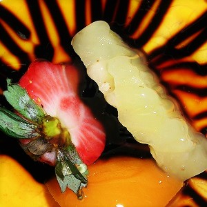 Kwoa Photo Serie - Food Texture - Strawberry, pineaple and peach cake - China