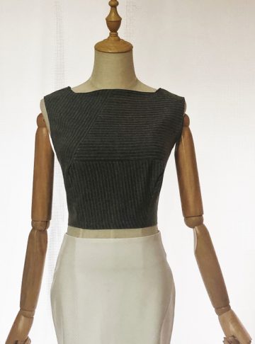 Accountable collection - High-rise sleeveless grey office blouse with boat neck - Effy By Design fashion 02