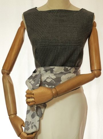 Accountable collection - High-rise sleeveless grey office blouse with boat neck - Effy By Design fashion 06