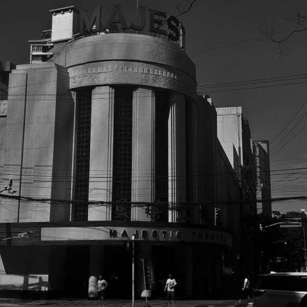 Art_Deco_Architecture_Shanghai_Kwoa_{}2030{}_Majestic_Theatre_1941